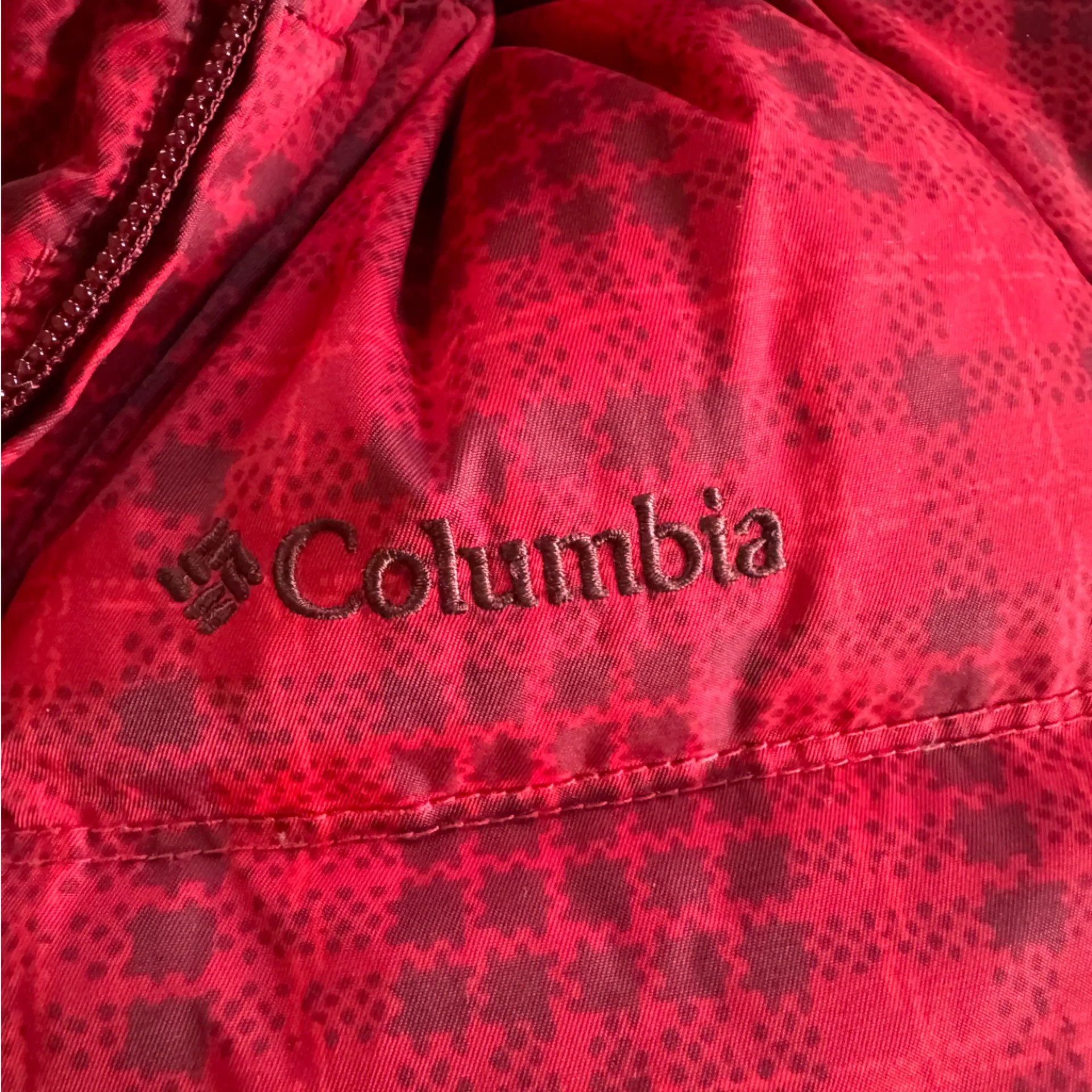Columbia Women's Checkered Red Puffer Jacket plaid removable hood down coat - Image 8