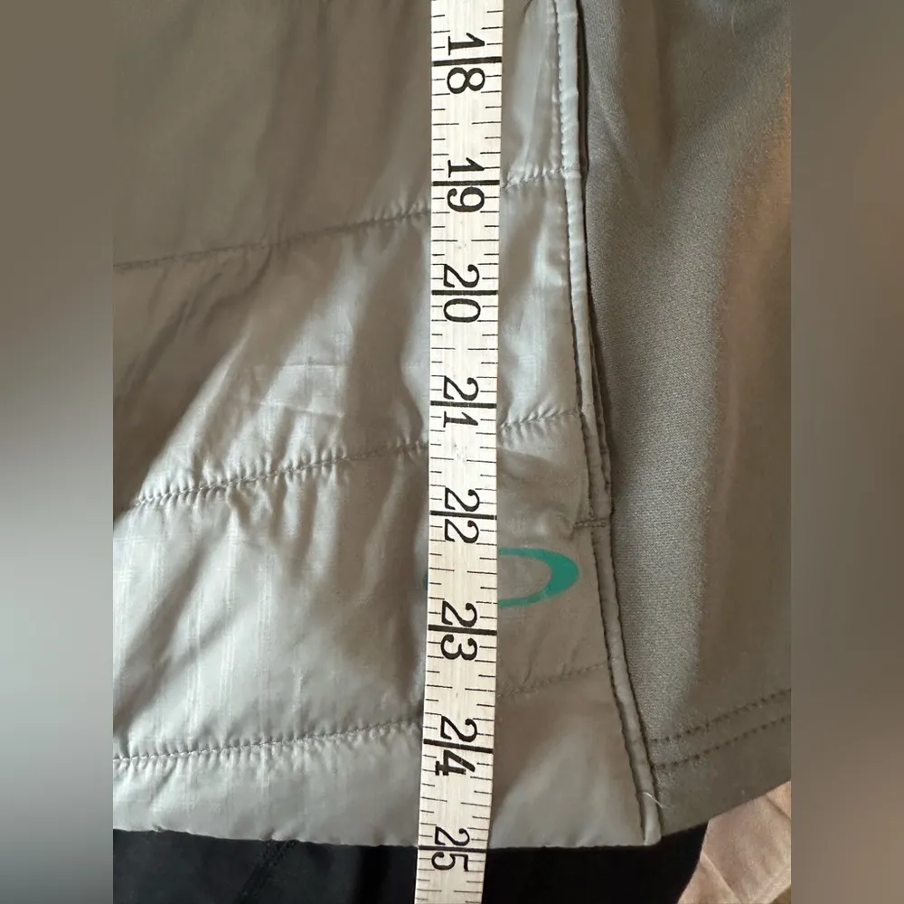 Oakley Full Zip Gray Packable Puffer - Image 14