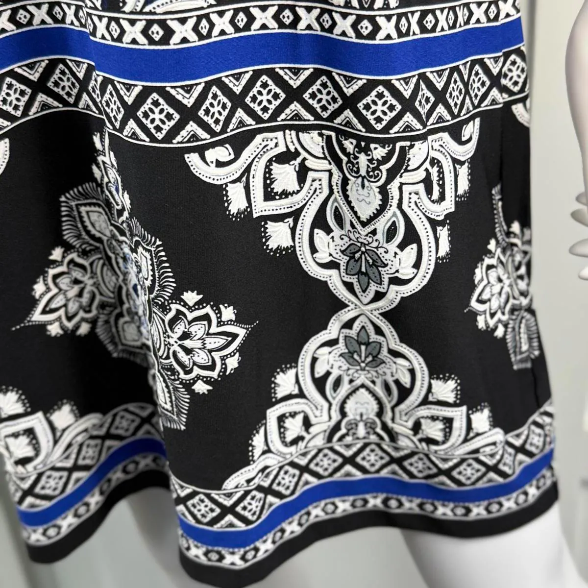 Roz & Ali Beautiful  Dress Size 2 - Image 6