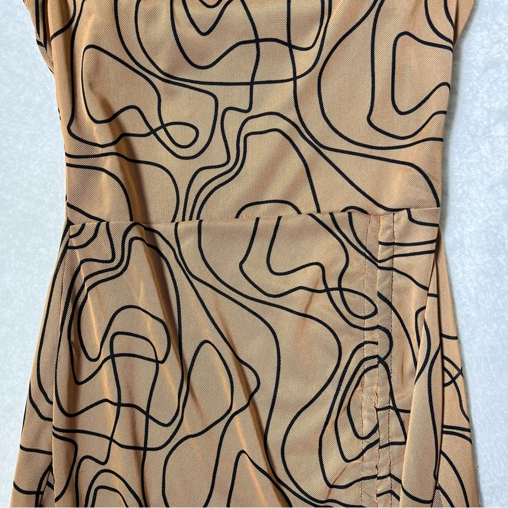 NWT PrettyLittleThing Nude Black Abstract Squiggly Line Ruched Bodycon Dress - Image 6