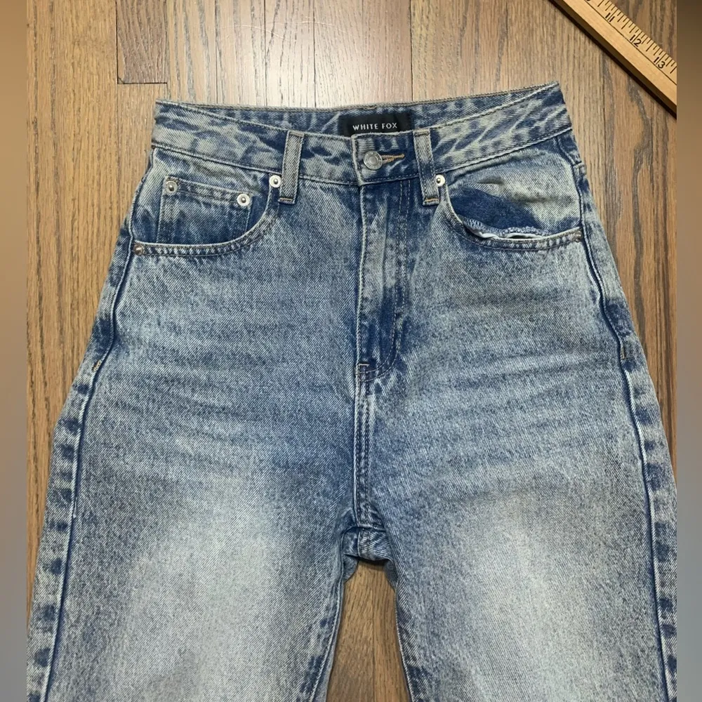 White fox jeans xs - Image 2