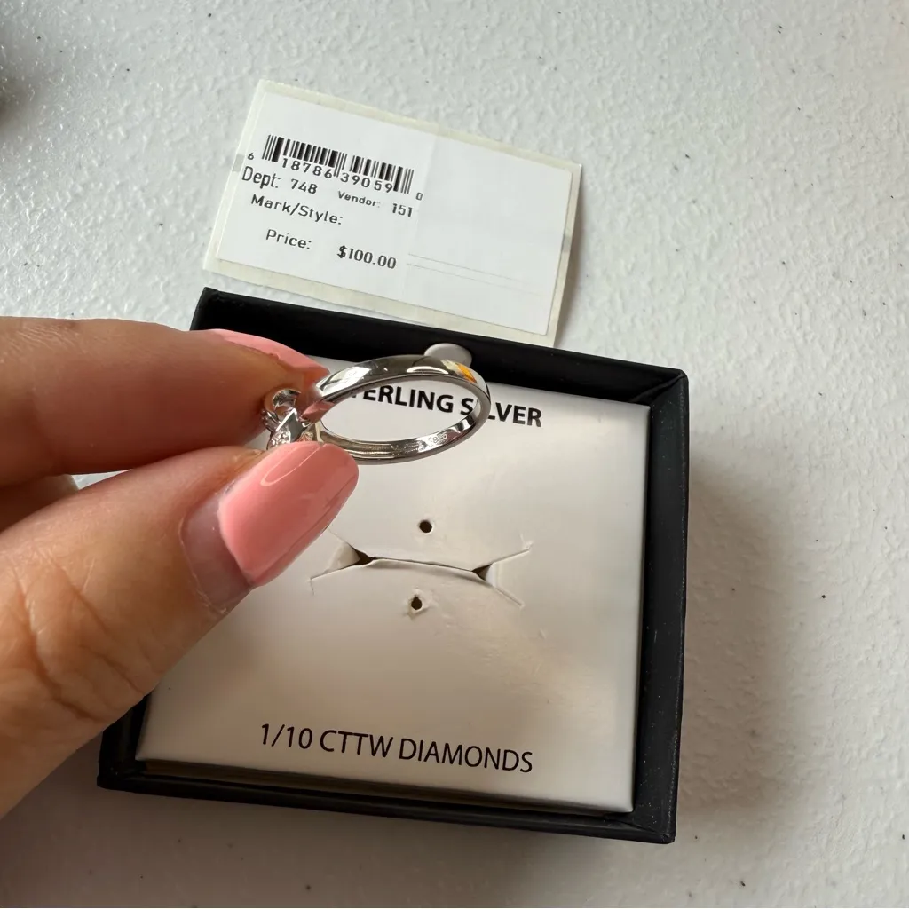 RH Macy’s & Co Sterling Silver with 1/10 carat Diamond knot Ring size 5 - Image 3