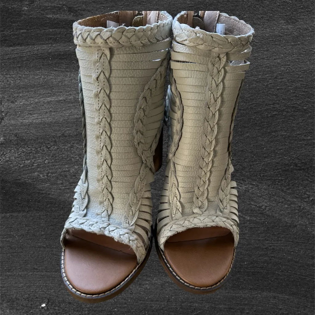 Dingo Women’s Jeezy Leather Sandal size 8 - Image 10