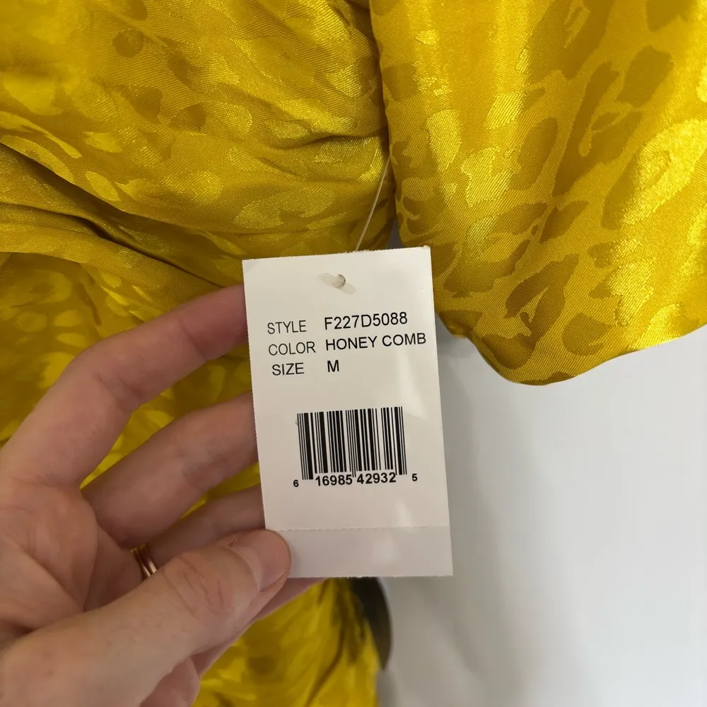 NWT Adelyn Rae Nissa Puff Sleeve Mini Dress in Honeycomb - Size M - Image 7