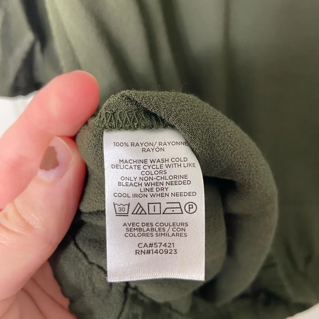 NWOT LOFT women’s dark green flare 1/2 sleeve‎ elastic hem relaxed button blouse - Image 4