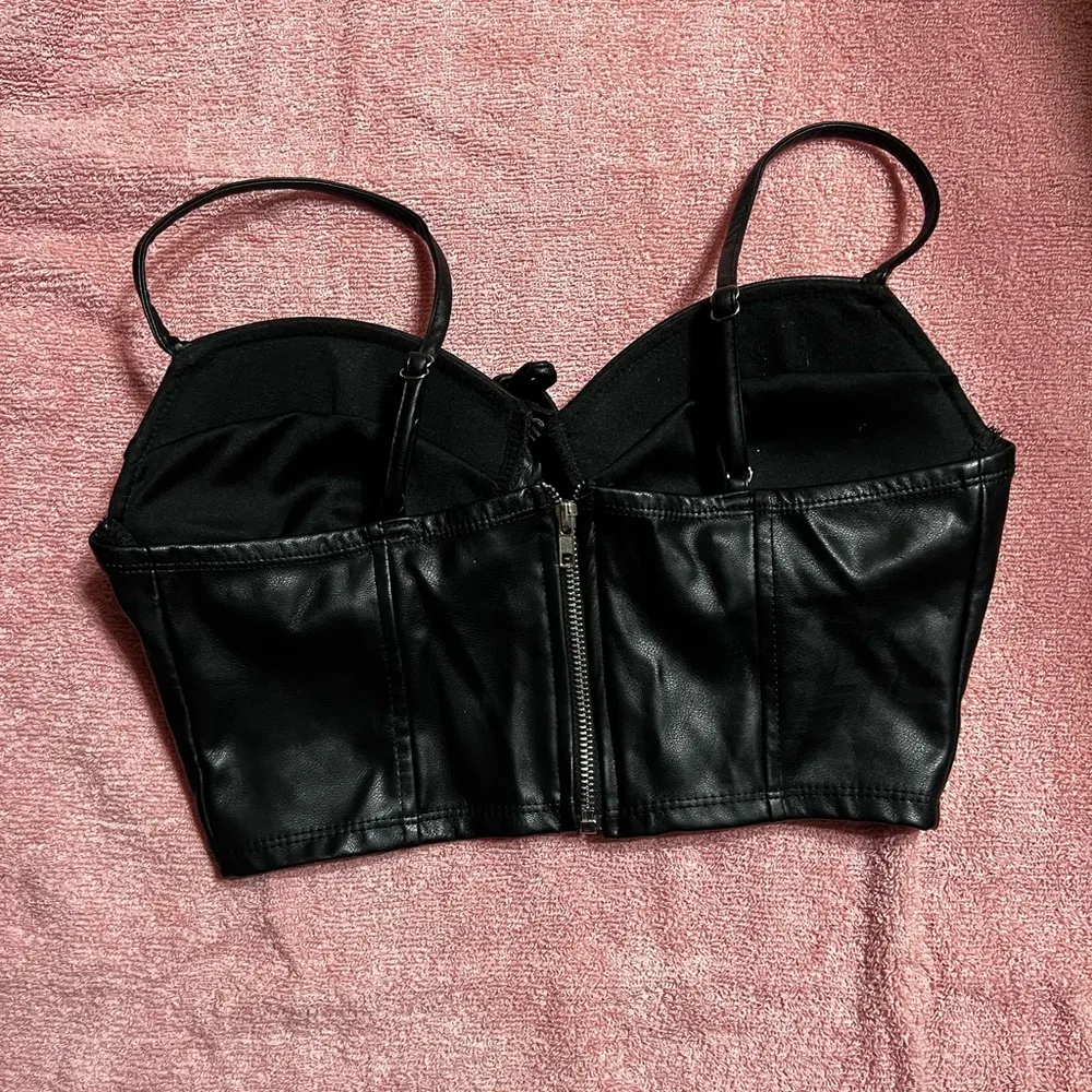 Cute top size small - Image 2