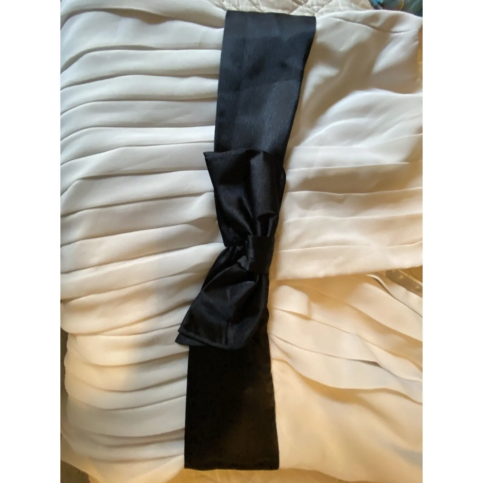 Max and Cleo Formal  Cocktail Beige/Black Sheer V-Neck Cut Dress Fully Lined - Image 12