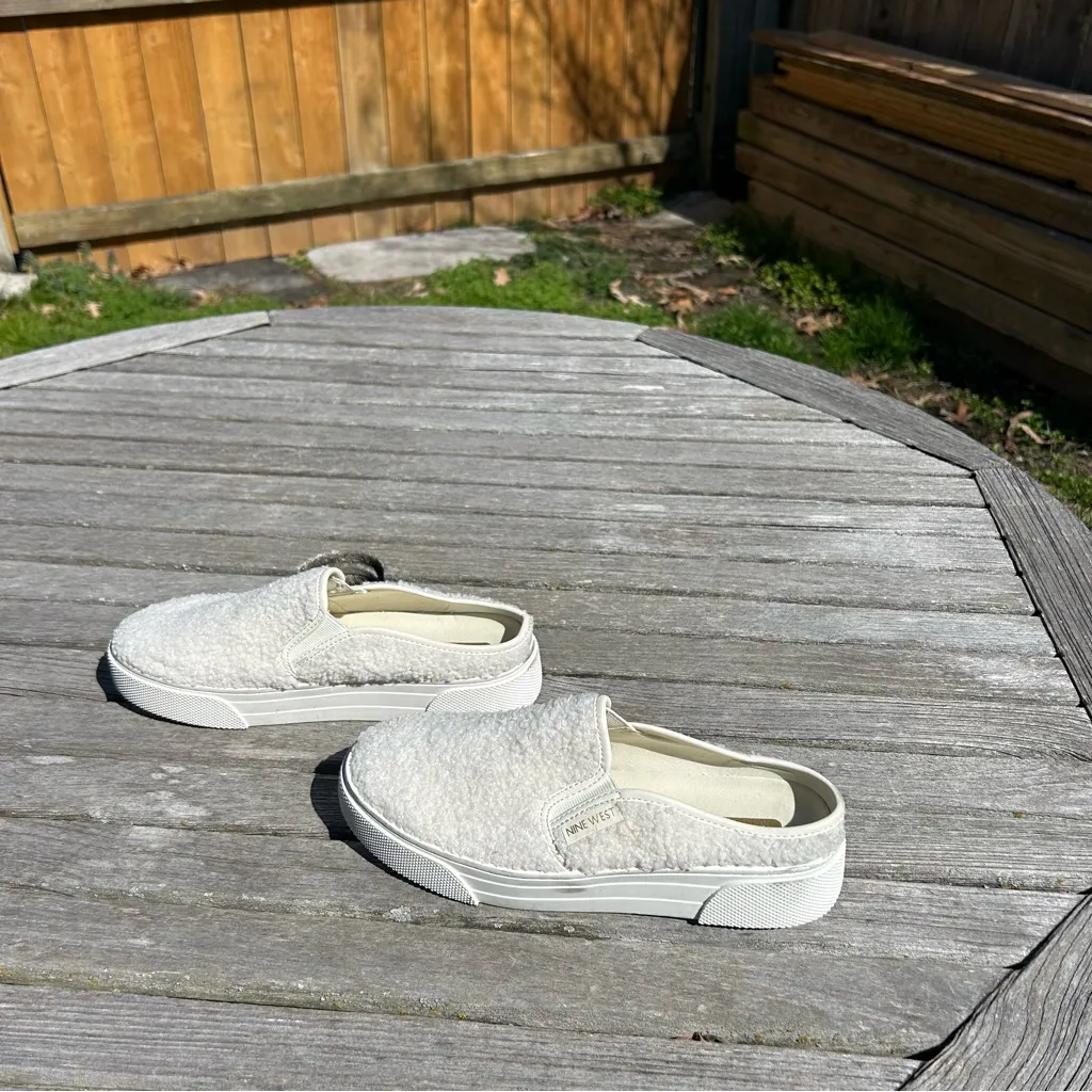 Nine West Hazel Womens 8.5‎ Mules Ivory Faux Fur Casual Comfort Slip On Shoes - Image 4