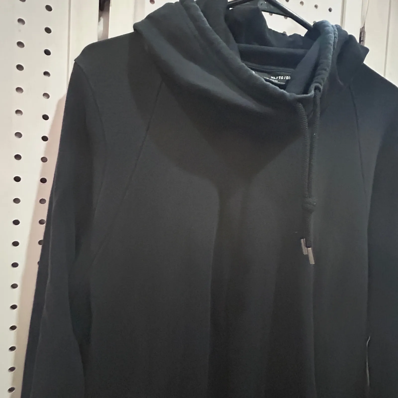 Under Armour Black Hoodie Sweatshirt Cutout Back Cowl Neck Long Sleeve Athletic - Image 3