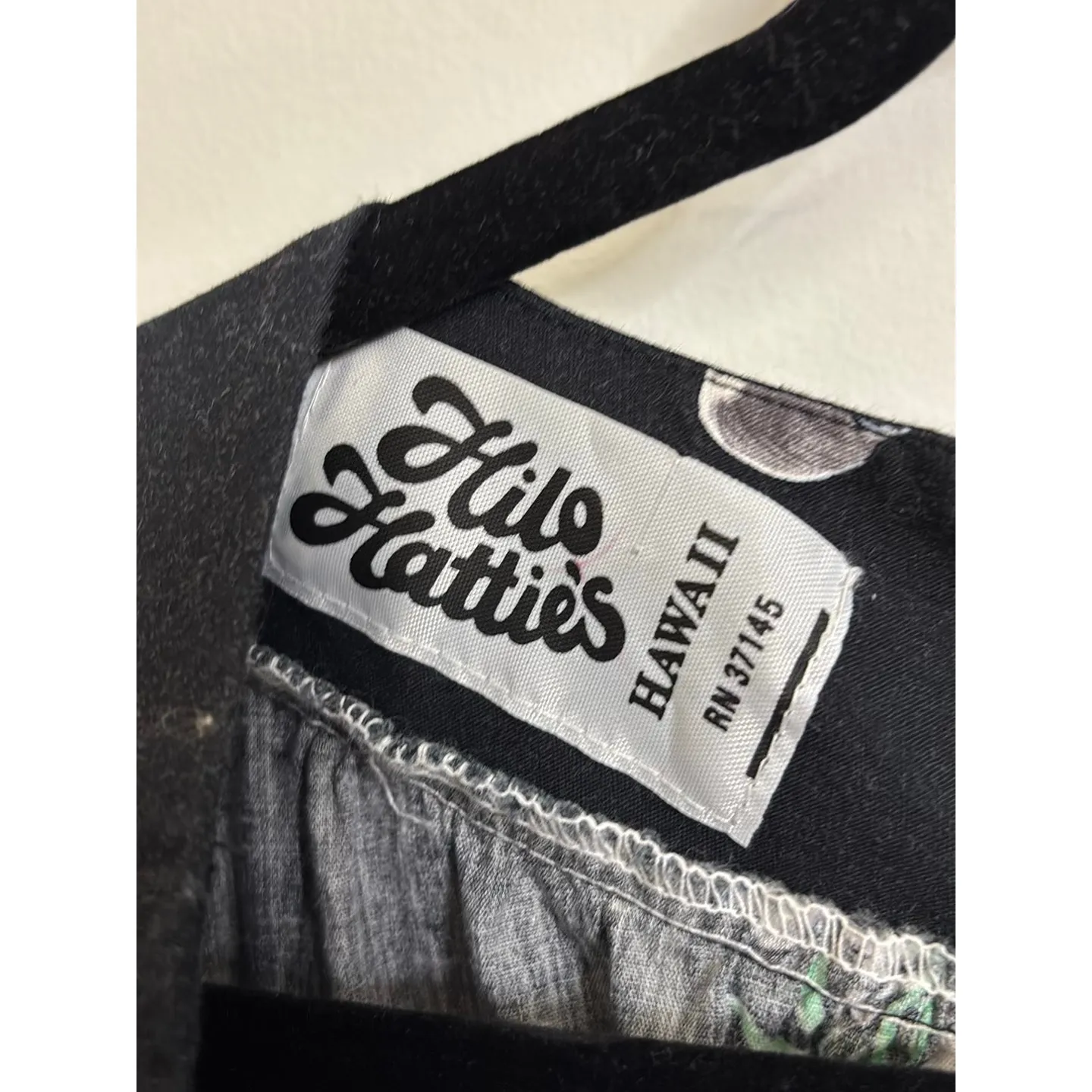 Hilo Hattie Dress Womens XS Black Floral Muumuu Maxi Puff Sleeve Hawaiian - Image 3