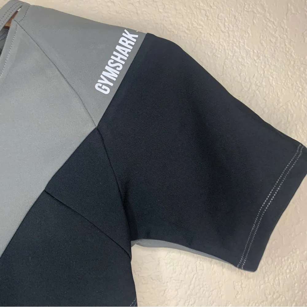 Gymshark Asymmetrical Color Block Crop Athletic Tee Shirt Size M - Image 5