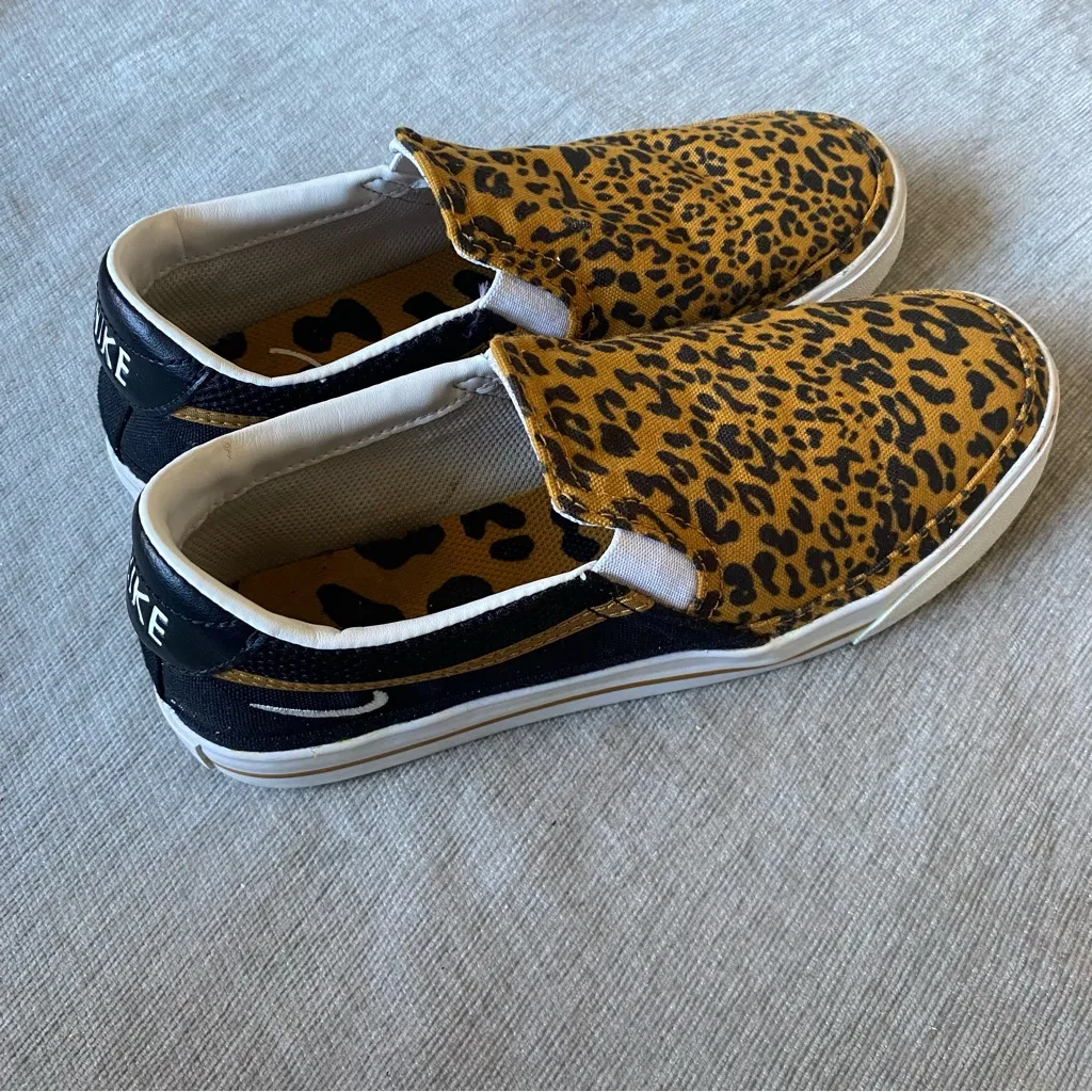Nike Women’s Sz 6.5 Court Legacy Leopard Slip-On Casual Sneakers - Image 2