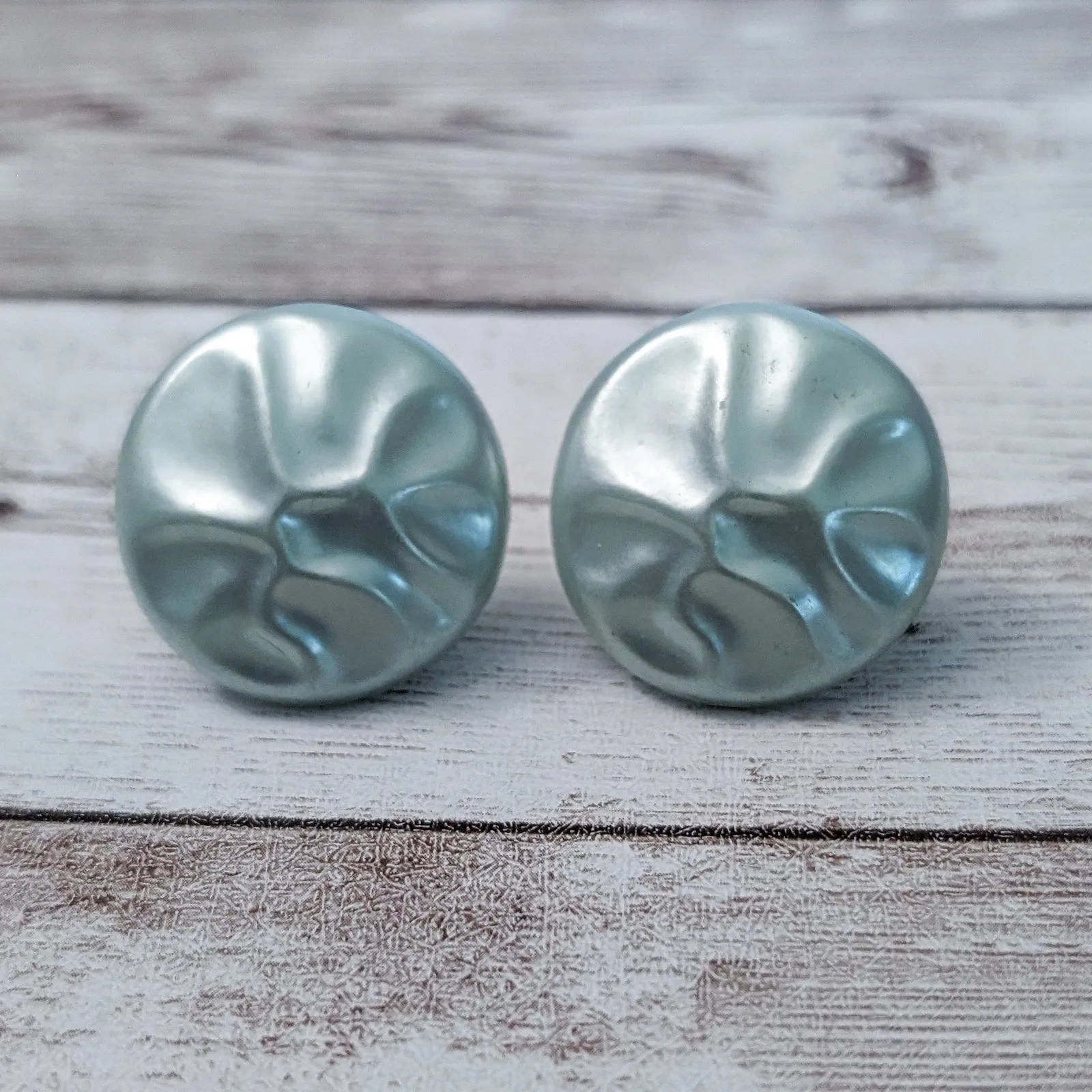 Vintage Screw Back Earrings - Image 5