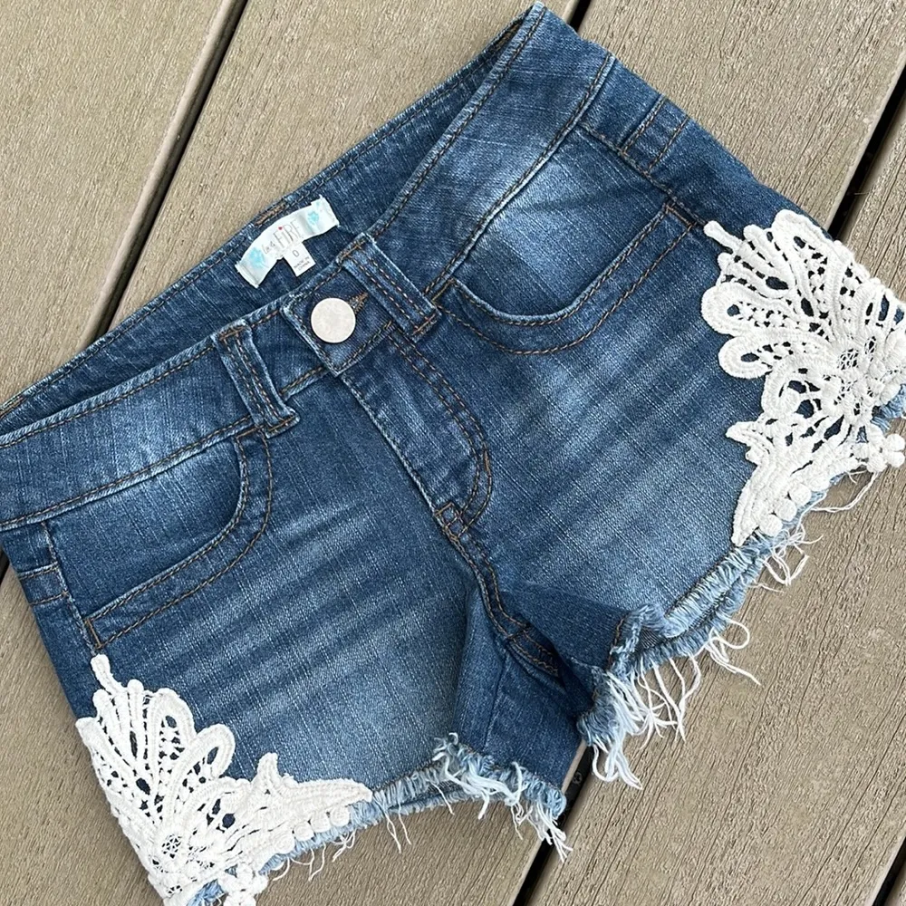 Love Fire Denim Jean Shorts Stretchy Womens 0 Crochet Lace - Image 4