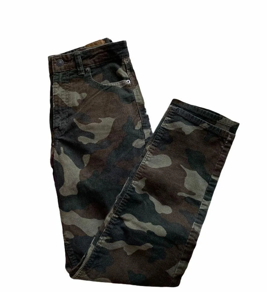 NWOT AMERICAN EAGLE camo corduroy mom jean - Image 2