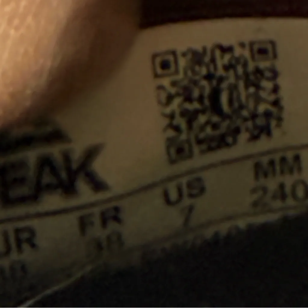 PEAK Tennis Shoes Size 7 Brown Lightweight Walking Slip - Image 7