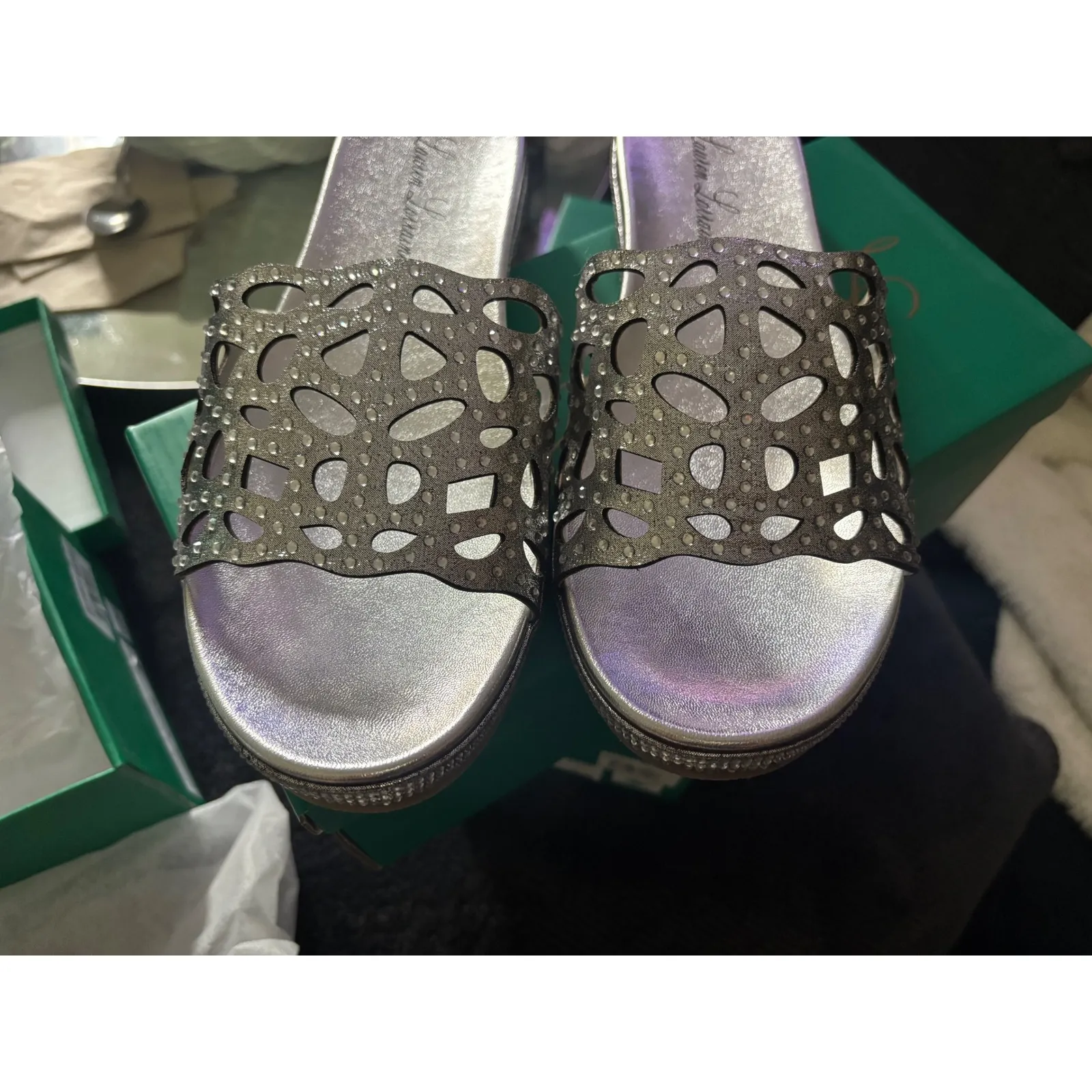 Lauren Lorraine, silver sandals, delicate beaded front. Size 9 NEW WITH TAGS - Image 8