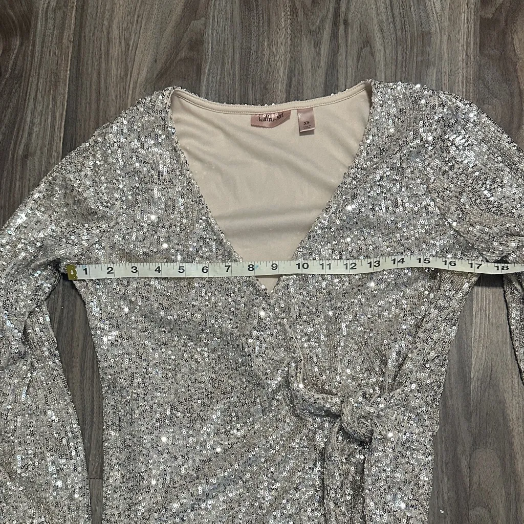 Shimmering Silver Sequin Wrap Blouse Gold Size XS - Image 10