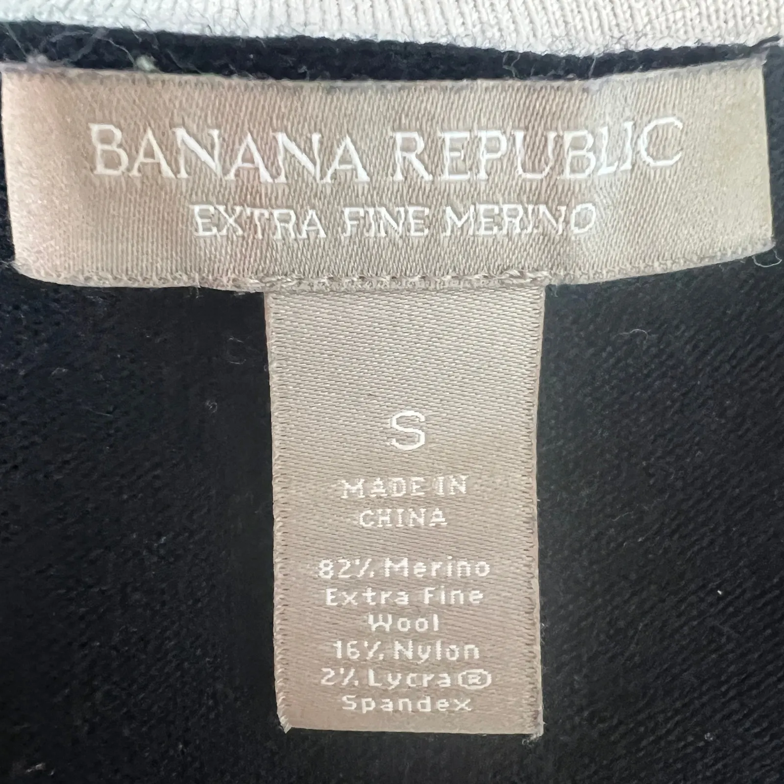 Banana Republic Merino Extra Fine Wool Blend Black Pullover Knit Sweater Small - Image 4