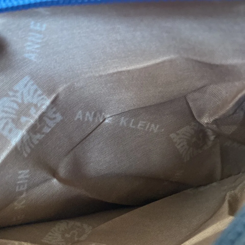 Anne Klein wristlet - Image 5