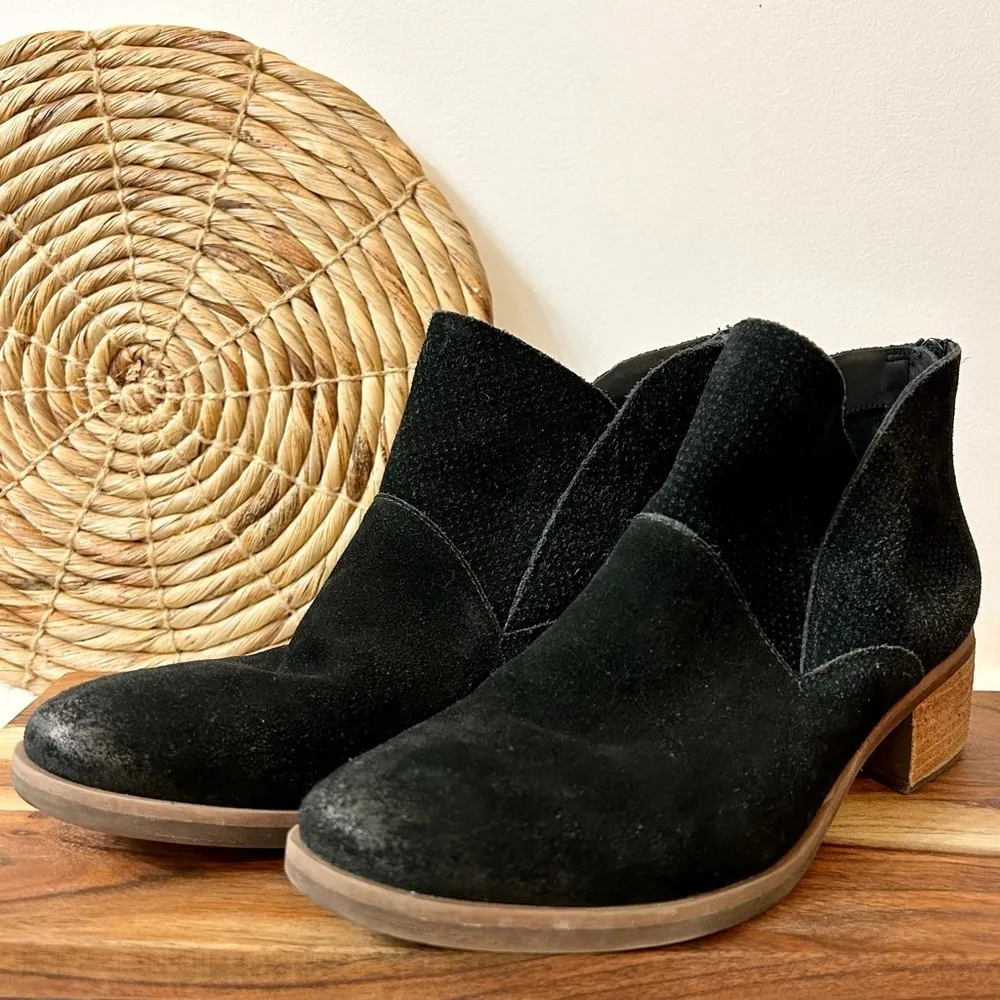 Korks Maldon Black Suede Boots Size 8.5 - Image 2