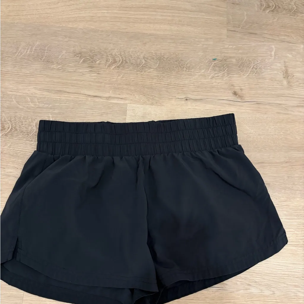 Varley Black Athletic Shorts - Image 2