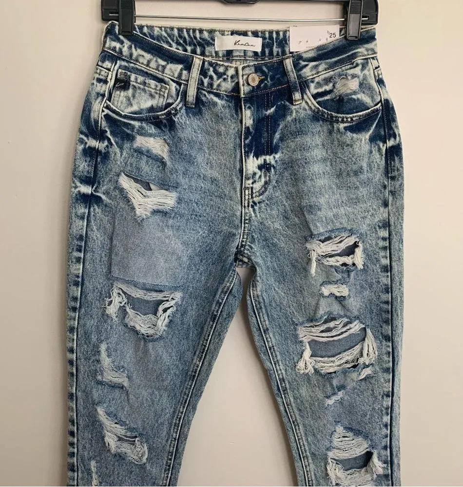 NWT KanCan High Waist Relaxed Thigh Raw Hem Acid Wash Mom Jeans Size 3/25 - Image 4
