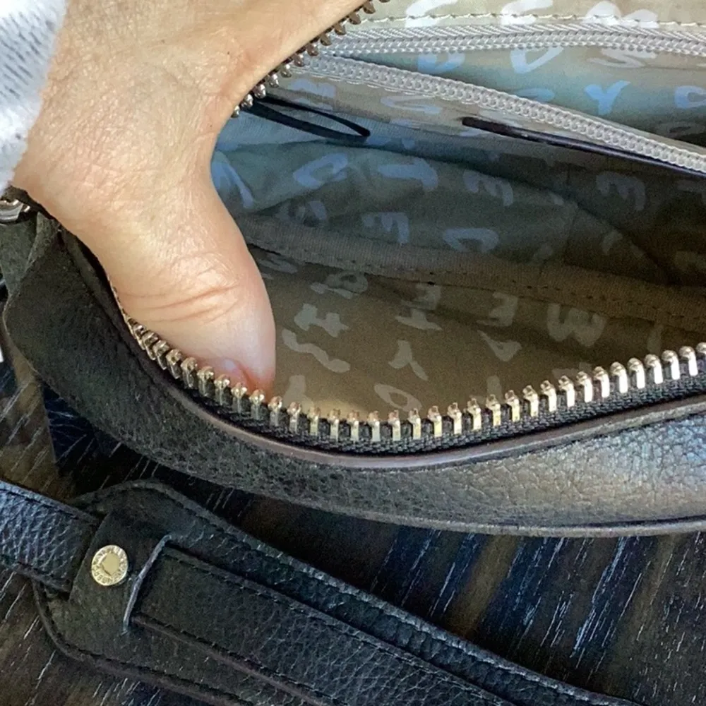 Aimee Kestenberg Berlin Crossbody in Black Vintage Leather NWT - Image 8