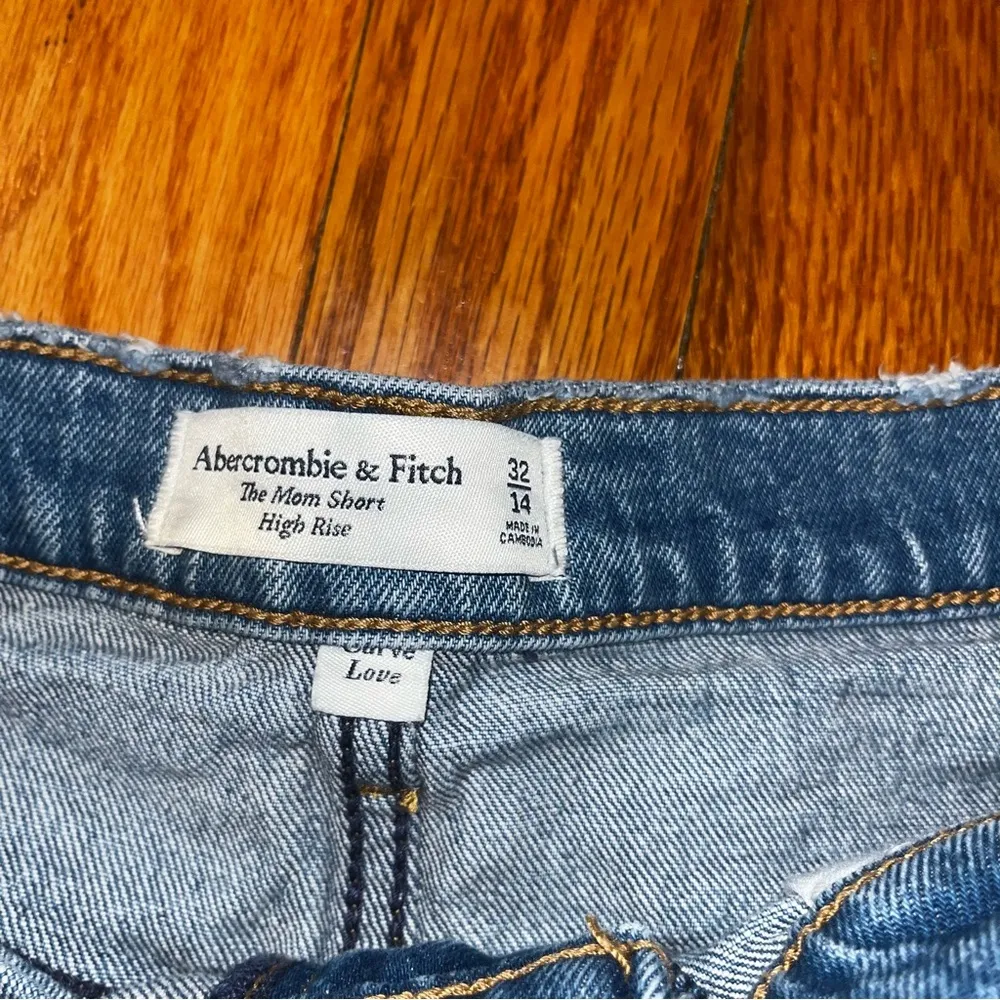 Abercrombie & Fitch the mom high rise shorts curve love size 14 32 - Image 4