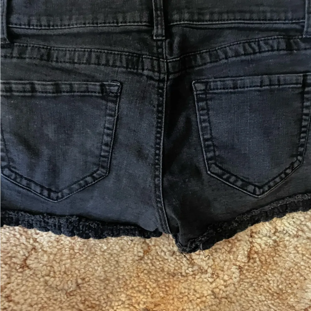 Black Denim  booty shorts- Size 7- Runs Small - Image 3
