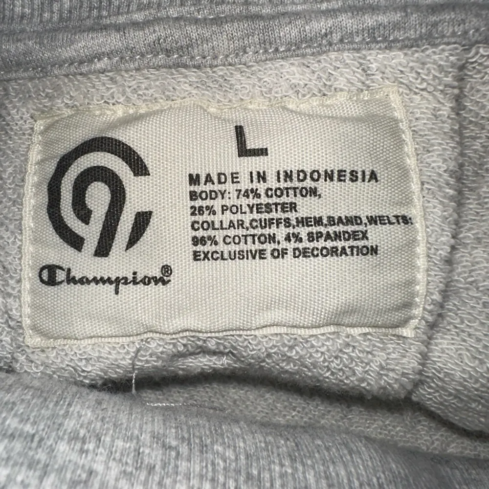 EUC “ CHAMPION “ sweatshirt solid grey size large cowl neck, soft. Gray - Image 5