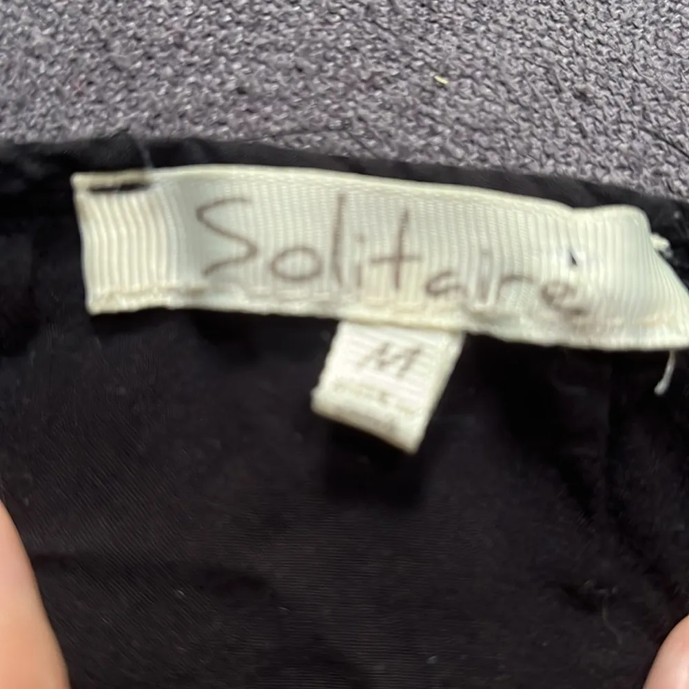 Solitaire embroidered tank top in women’s medium. GUC. - Image 2