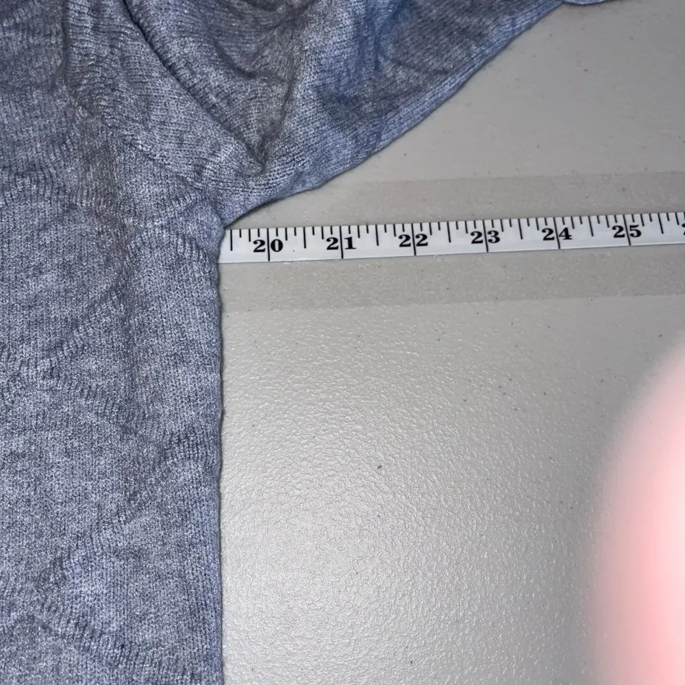 ELLE GRAY CARDIGAN STYLE SWEATER SMALL - Image 5