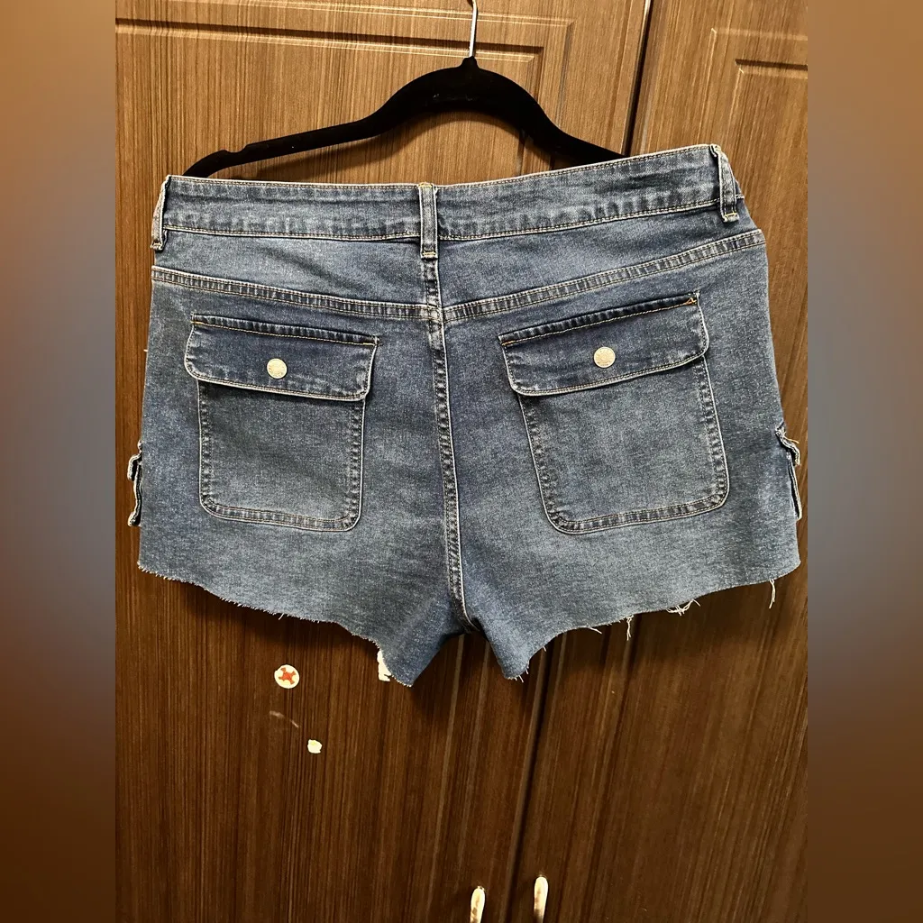 Orange kiss size 13 Jean shorts - Image 5