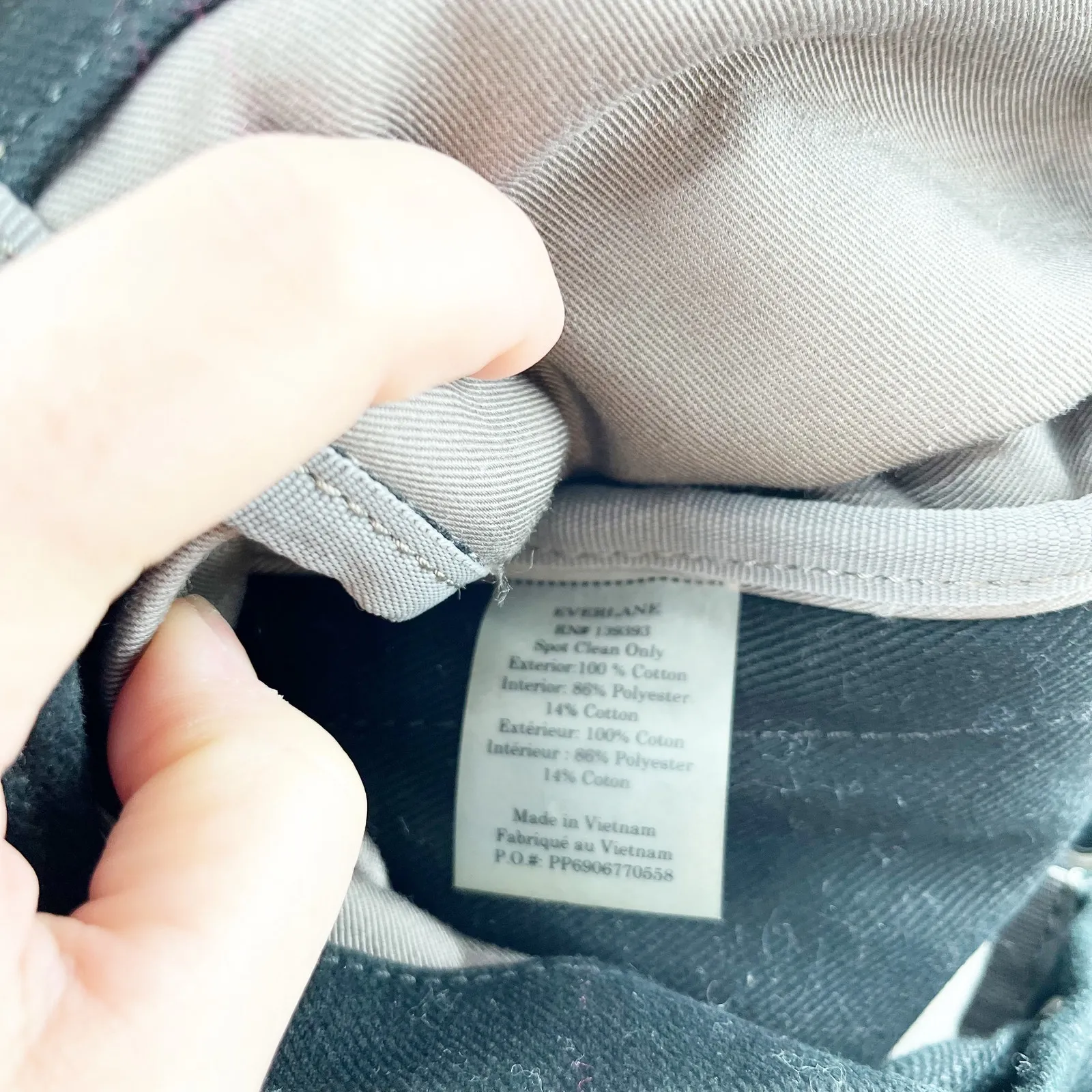 Everlane The Modern Snap Unisex Black Canvas Backpack - Image 8