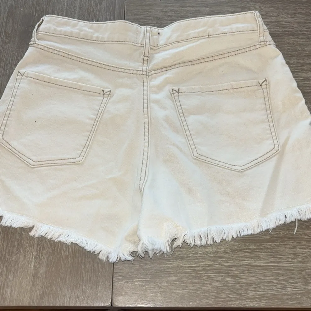 Scoop Cut Off Denim Shorts Size 8 - Image 5