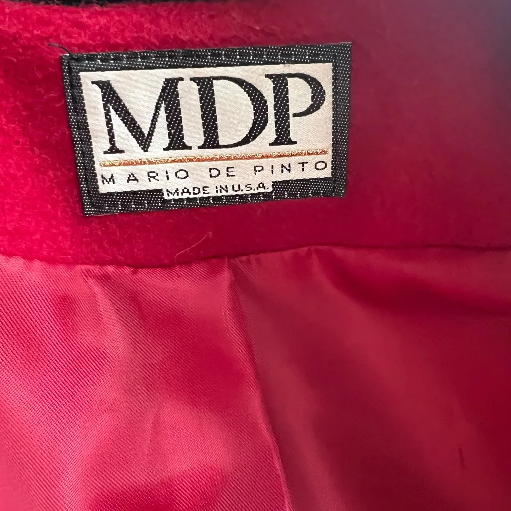 VTG. MDP Mario De Pinto Red 100% Wool with Black Velevt Collar. SZ.L. Size L - Image 9