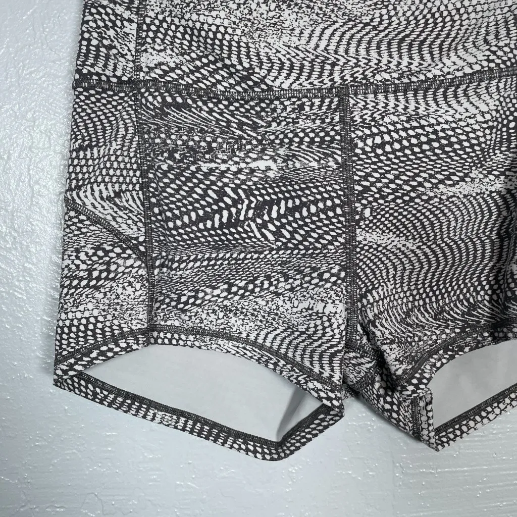 Lululemon Women 8 In Movement Short Everlux 2.5" Swerve Vapor Metal Gray Pocket - Image 2