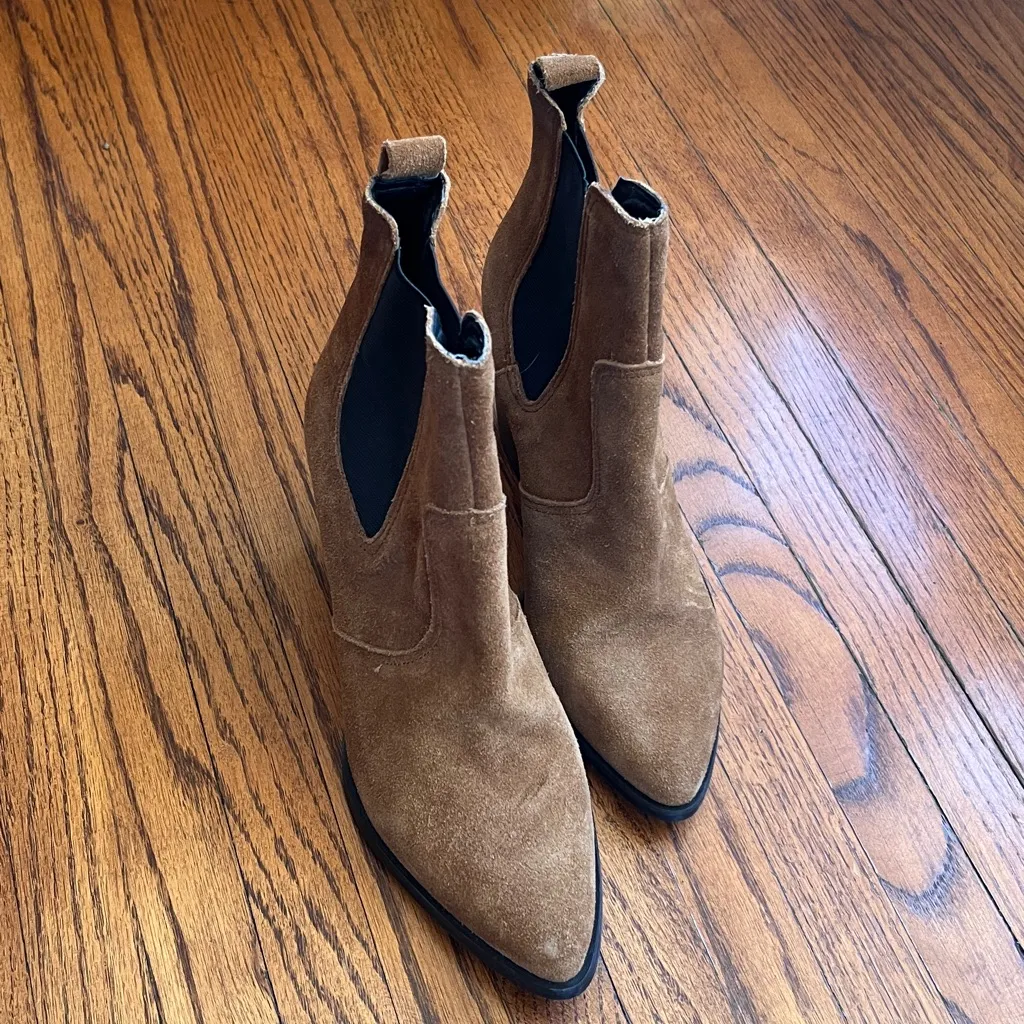 Steve Madden Patricia Brown Suede Chelsea Boots size 6.5 NWT - Image 2