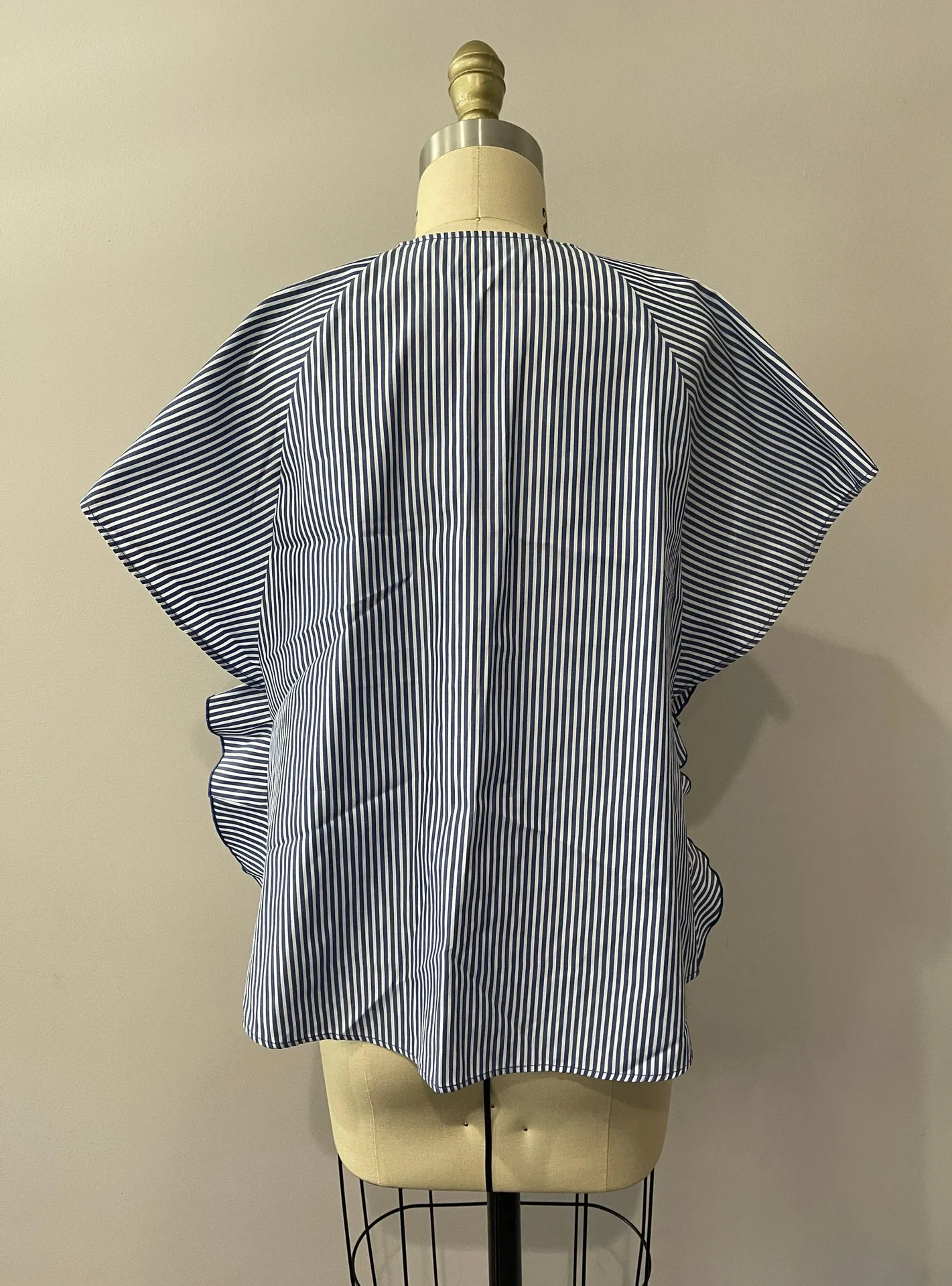 ZARA Basic Ruffle Blouse Top - size Small - Image 3