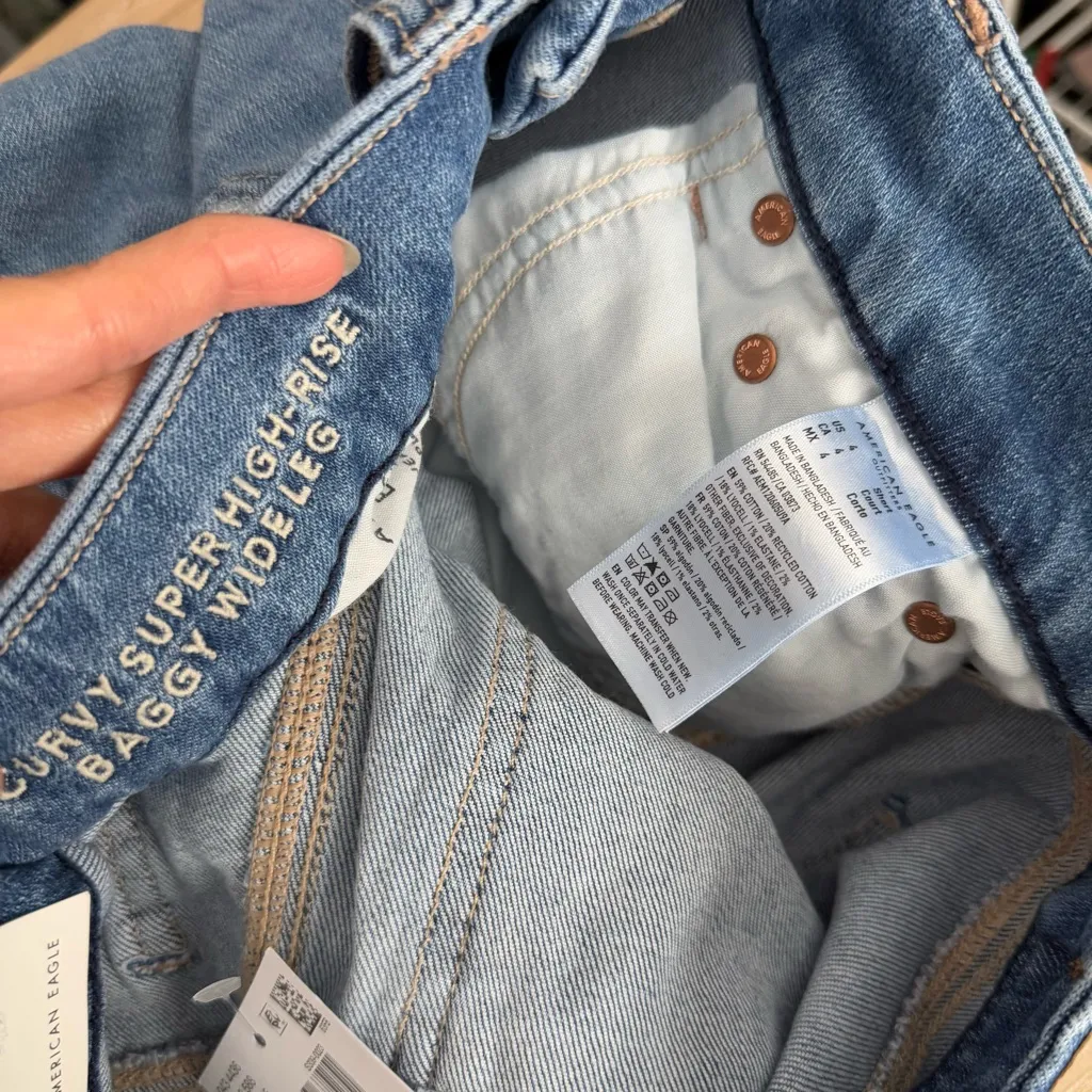 American Eagle 4 Short NEW Curvy Super High Rise Baggy Wide Leg Jeans Distressed - Image 6