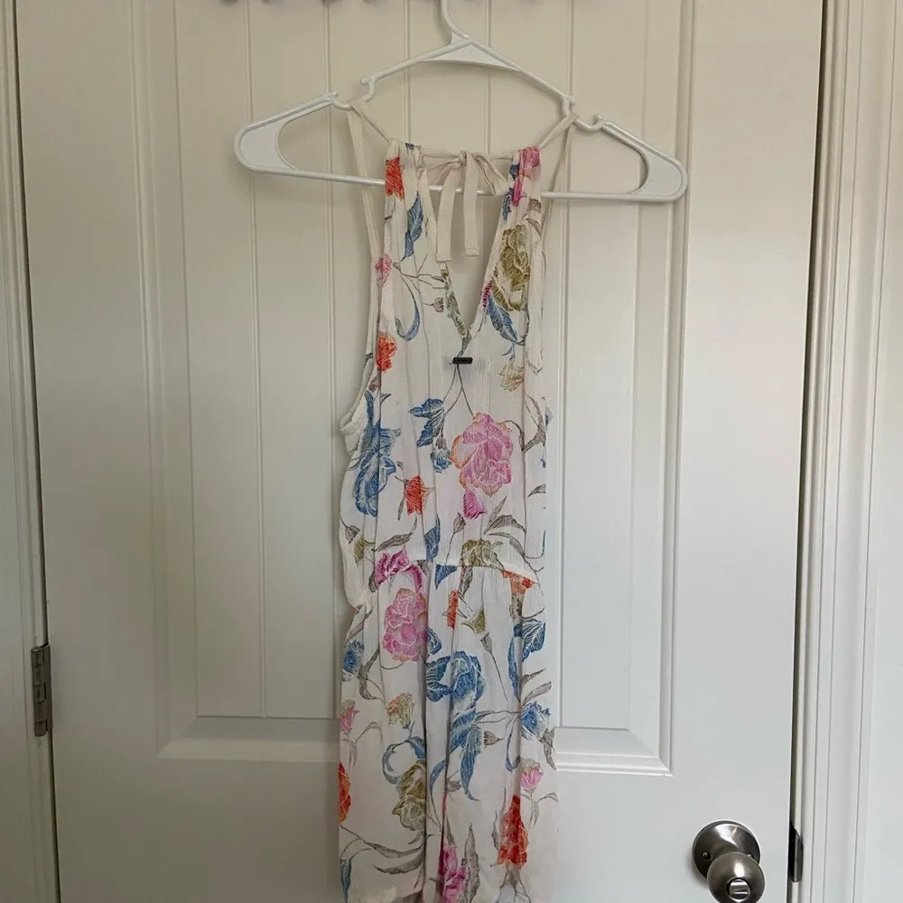 O’Neill women’s cream floral tie neck romper with‎ pockets XS - Image 8