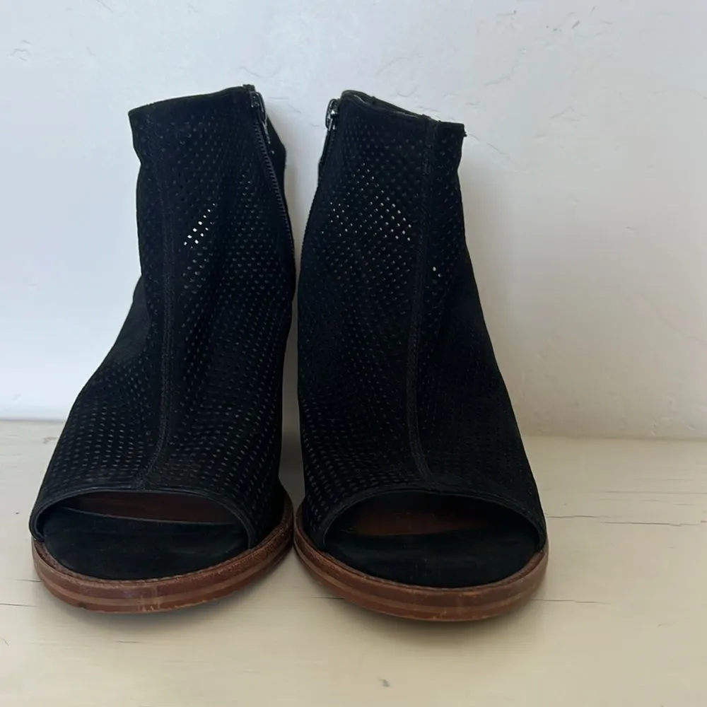 Gianni Bini Maxed Out Perforated Sling Back Open Toe Booties Black Size 9.5 - Image 2