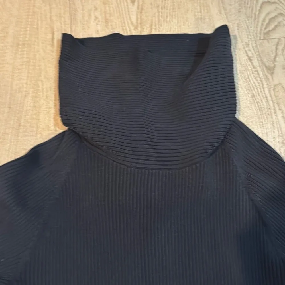 Tommy Hilfiger  black cotton long sleeve mock neck sweater size medium - Image 4