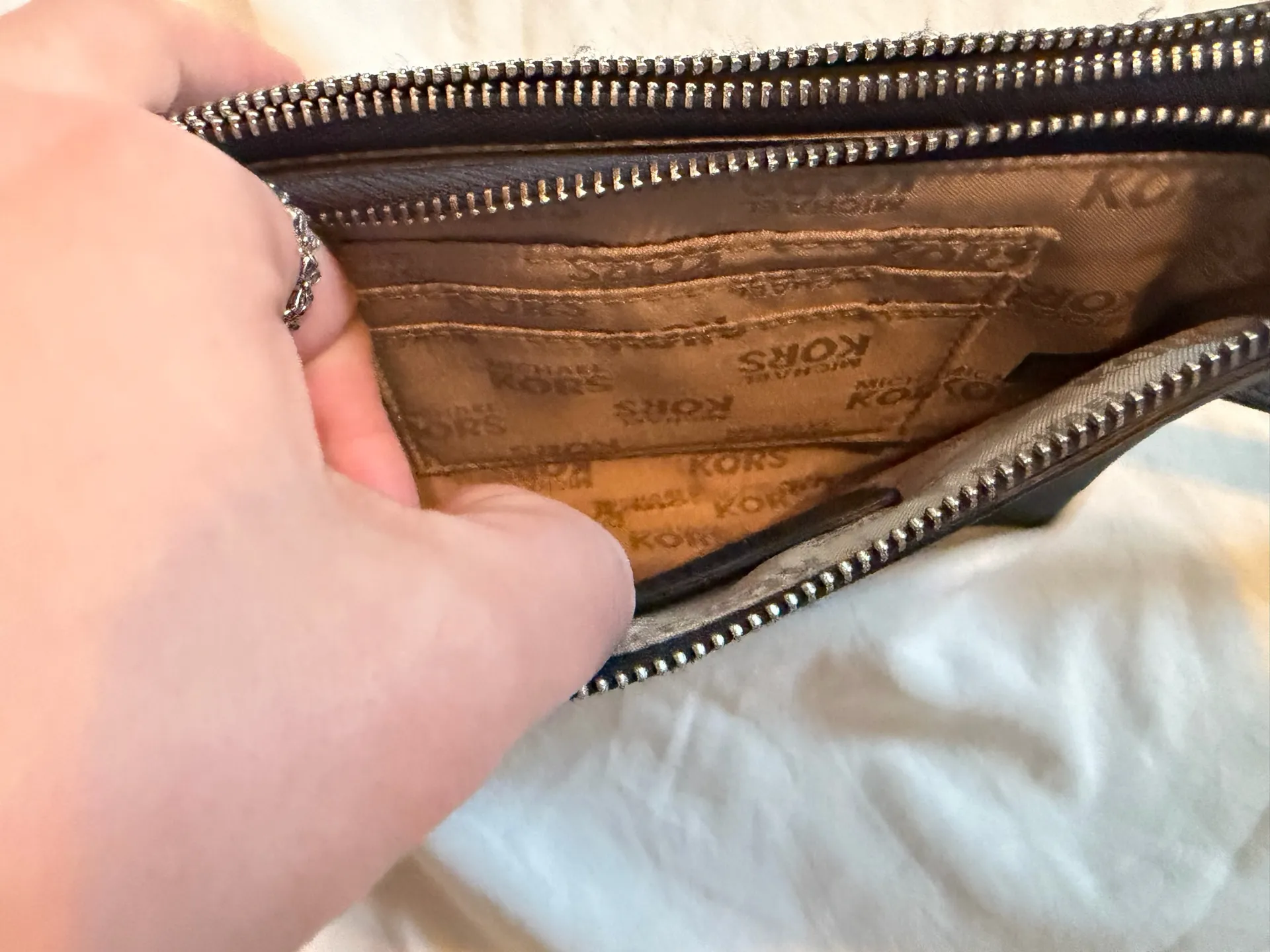 Michael kors blue and white floral wristlet  - Image 6