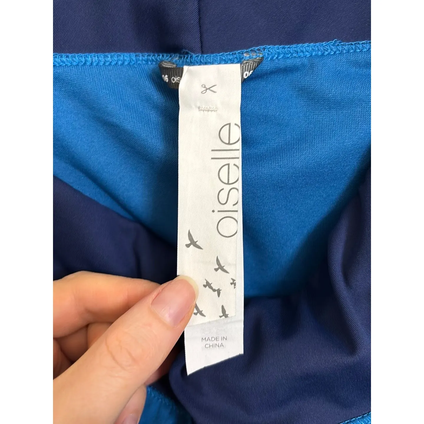 Oiselle Shorts Womens 6 Blue Navy Roga Running Curved Hem Zipper Pocket - Image 4