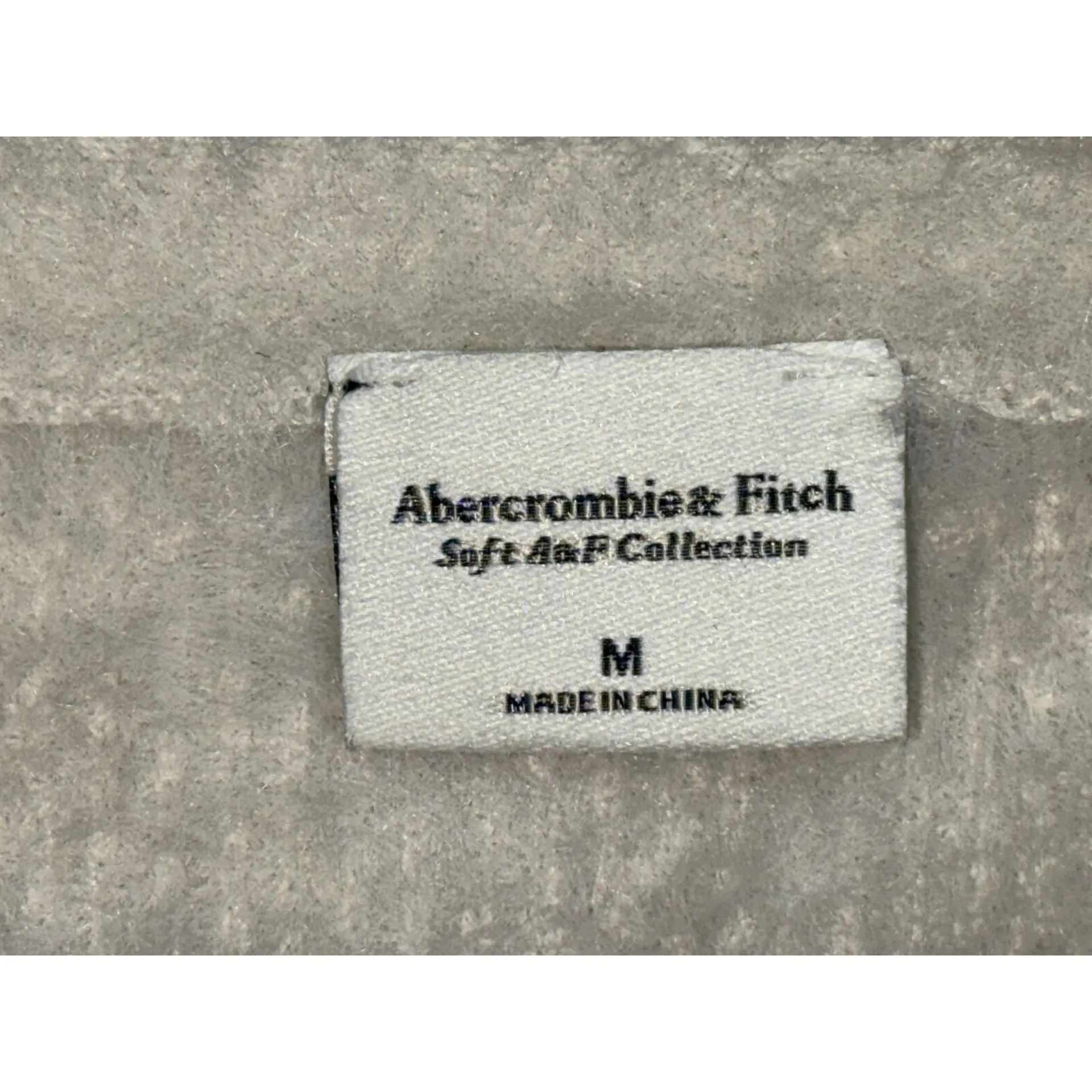 Abercrombie & Fitch Soft AF Gray Fuzzy Knit Button Cardigan Sweater Top Size M - Image 3