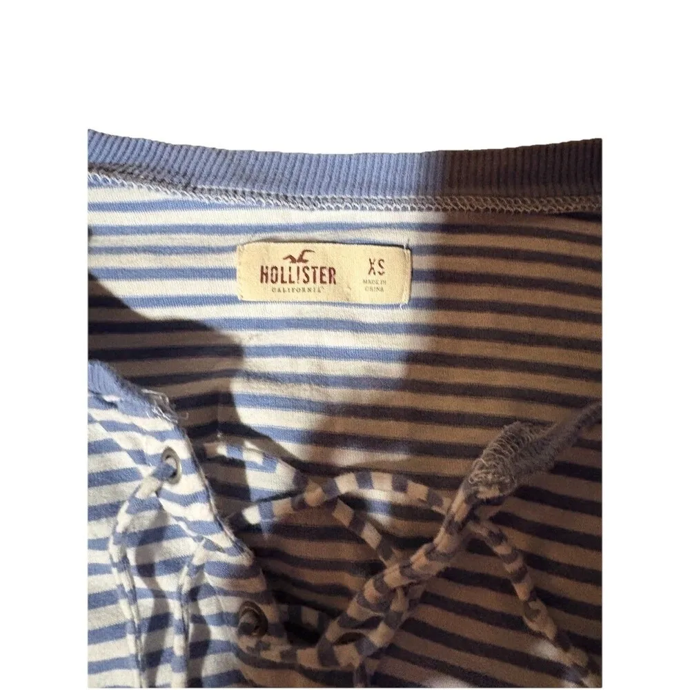 Hollister Striped Crop Lace Up T-Shirt Top Tee Size XS Extra Small Blue - Image 2