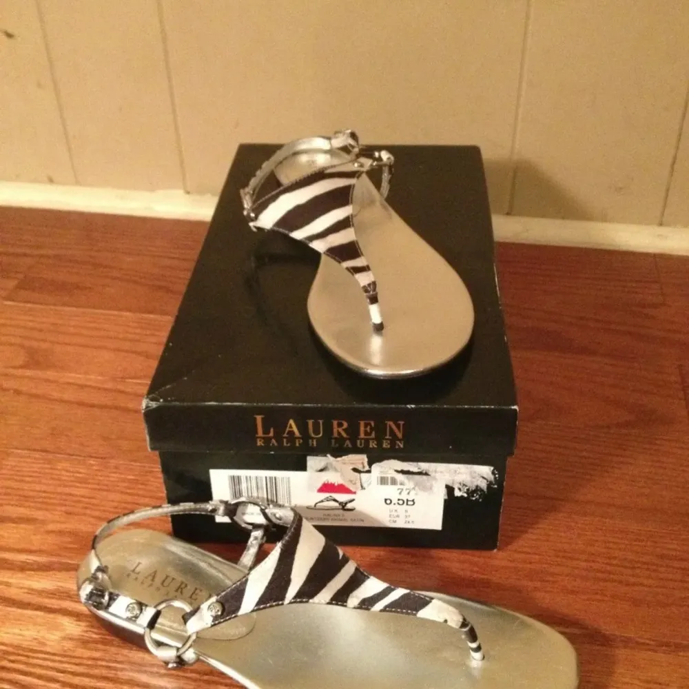 Lauren  Halina 2 Sandals Women’s Size 6.5 Black/White Print New - Image 4