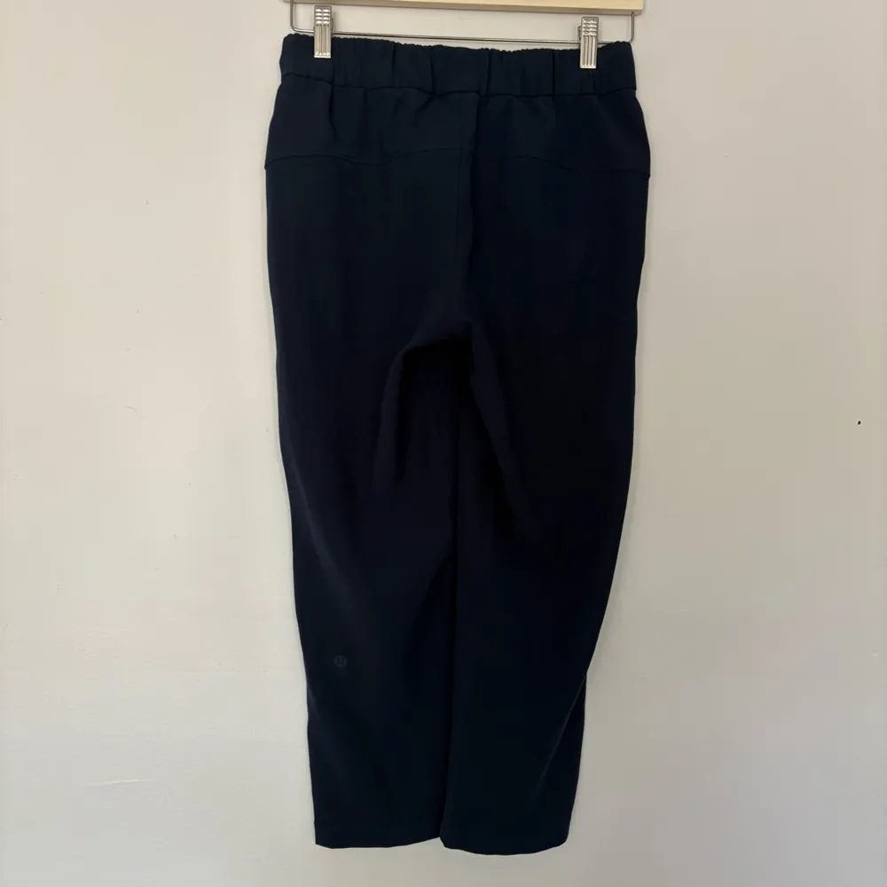 LuluLemon On the Fly Mid Rise Cropped Pant
TravelWoven navy 4 23” - Image 9